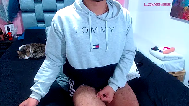 Piggy Eddy online show from December 3, 1:28 am