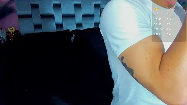 Piggy Eddy online show from February 6, 2:26 pm