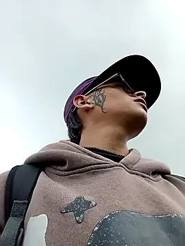 Cuervo maniaco online show from January 8, 5:15 pm