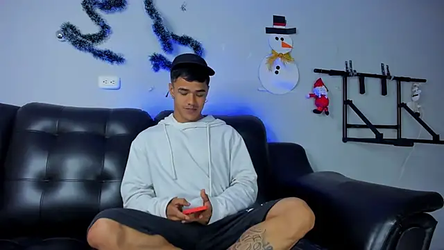 Rob saenz  online show from December 3, 1:43 pm