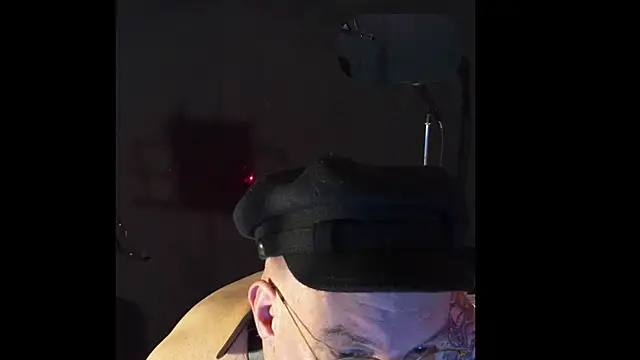 Snapshot of ShamelessMan chatting on December 7, 3:30 pm ShamelessMan online show from December 7, 3:30 pm