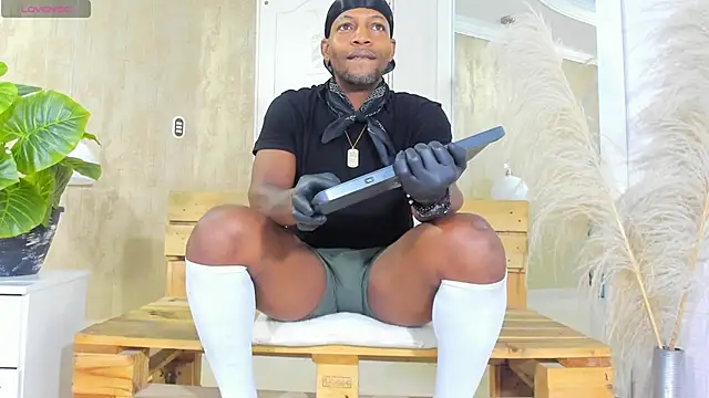 RicoBrown777  online show from February 25, 3:40 am