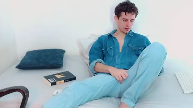 Elio555 online show from December 2, 5:24 pm