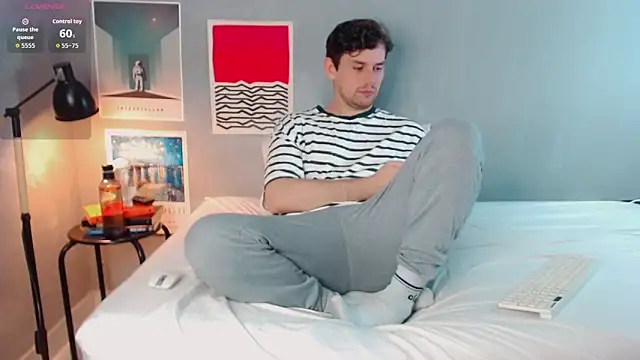 Elio555 online show from December 19, 9:01 pm