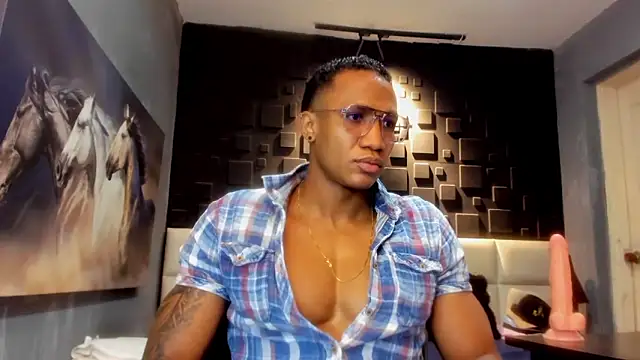 Logan Varela online show from December 9, 6:41 pm