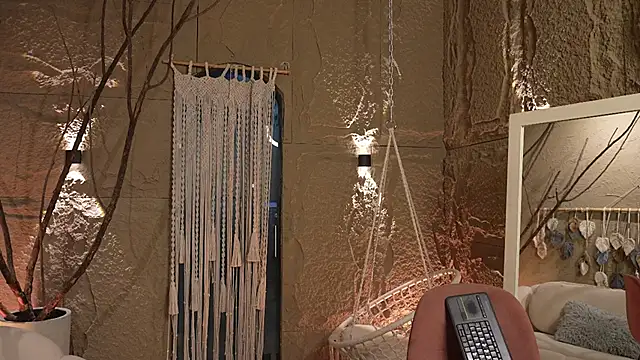 Logan Varela online show from September 20, 3:34 pm