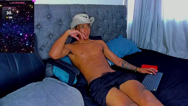 dominic smith  online show from January 23, 9:39 pm