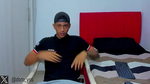 dominic smith  online show from February 25, 11:00 pm