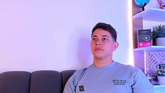 Alan hadid1 online show from March 15, 9:54 pm