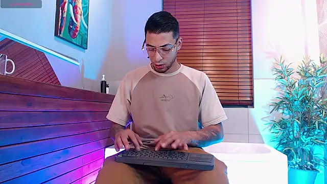 DrakeNeumann online show from May 25, 3:56 am