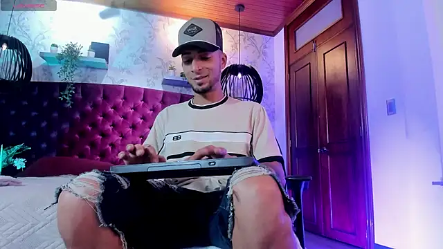 DrakeNeumann online show from May 31, 3:51 am