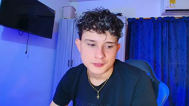 Nathan Bluee online show from April 25, 4:04 pm