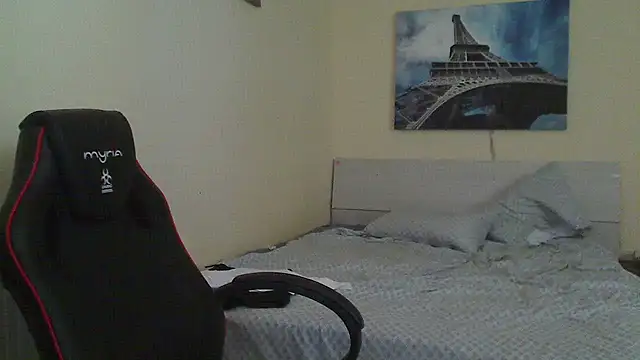 amydamarw online show from July 1, 1:45 pm