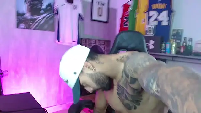 Hendry  online show from December 17, 5:58 am