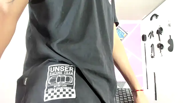 Fresahot2005 online show from February 4, 7:11 pm