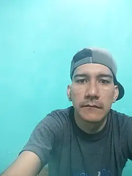 Carlos220493 online show from October 28, 9:50 pm