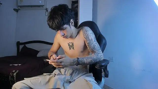 Snakebutterfly online show from September 12, 9:09 am