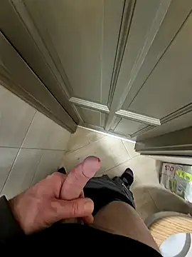 kisbiro77777 online show from December 18, 6:46 pm