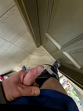 kisbiro77777 online show from January 2, 9:00 am