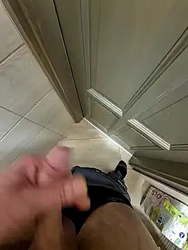 kisbiro77777 online show from December 18, 7:58 am