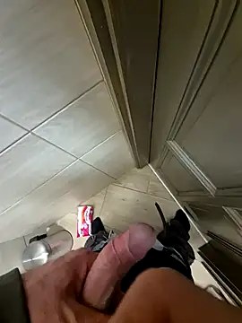 kisbiro77777 online show from January 4, 5:37 pm