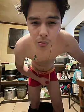 erickcastro777 online show from May 2, 12:52 pm