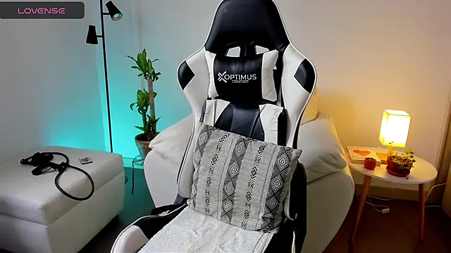 dafboy1 online show from March 25, 12:09 pm