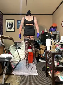 UtopianMisfit1 online show from February 27, 9:43 am