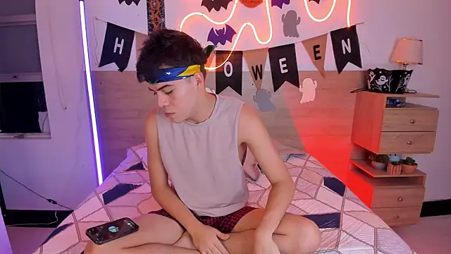 justinbiler online show from October 27, 2:19 pm