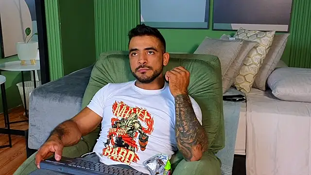 ERIC HARRISON online show from December 18, 10:46 pm