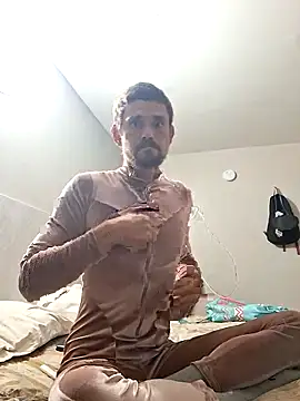 Snapshot of Puusy780 chatting on October 19, 5:45 am Puusy780 online show from October 19, 5:45 am