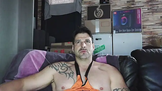 XxBigboybandxX online show from April 1, 3:09 pm