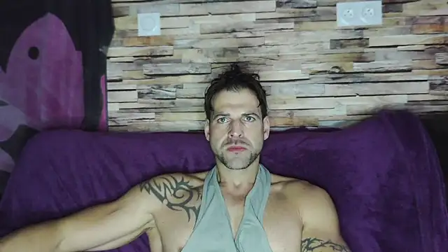 XxBigboybandxX online show from December 7, 8:33 am