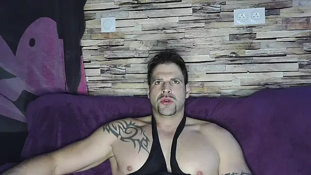 XxBigboybandxX online show from February 9, 3:34 pm