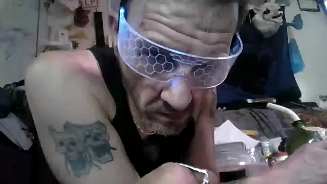 gettinit2wice online show from September 24, 11:47 pm