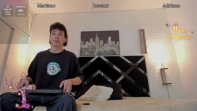 toyboys1 online show from October 22, 5:00 am