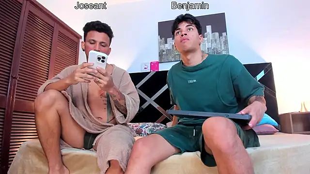 toyboys1 online show from March 11, 4:08 am