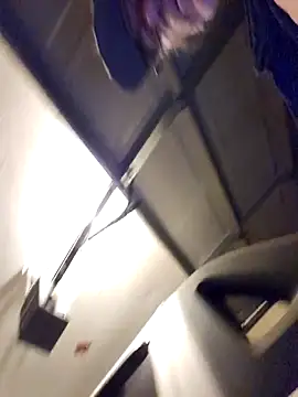 coolbrease10 online show from November 15, 5:20 am