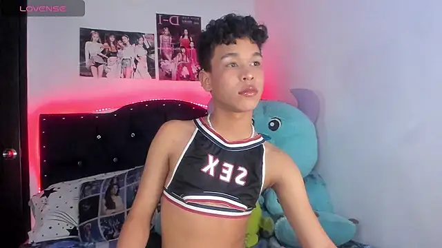 MateoAngel- online show from February 6, 10:10 pm