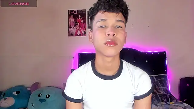 MateoAngel- online show from December 15, 8:36 pm