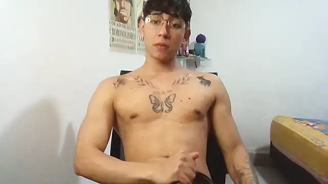 Dillom420 online show from February 11, 8:52 pm