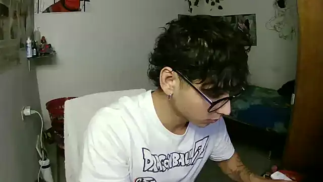 Dillom420 online show from December 19, 5:04 am