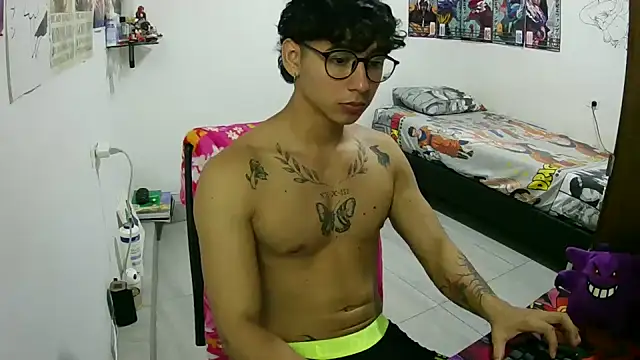 Dillom420 online show from January 9, 10:59 pm