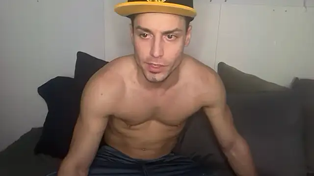 hot shot 13 online show from April 18, 12:01 am