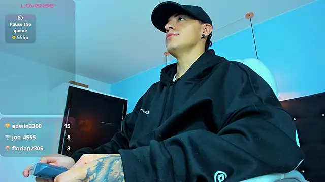 Lobo 17  online show from November 1, 4:05 am