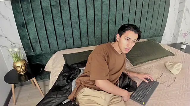 Andy Joy  online show from February 13, 11:48 am