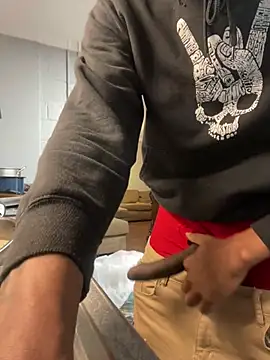 sneakylink13   online show from February 10, 4:52 am