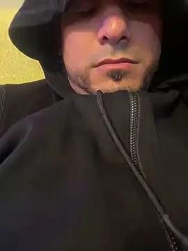 Insaneskillzz69 online show from April 17, 12:30 pm