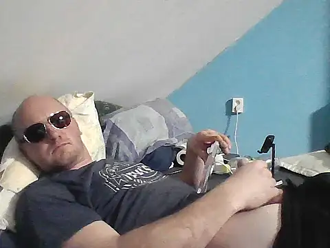 paul daniel online show from December 18, 9:22 pm