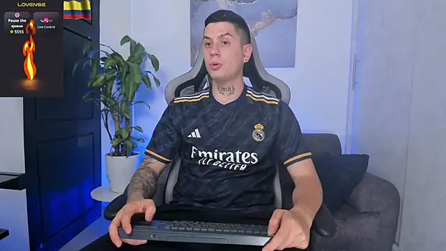 Yeiko Romero  online show from November 4, 5:47 pm